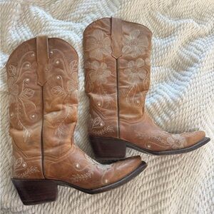 Golden Guns Embroidered Tan Leather Western Cowboy Boots